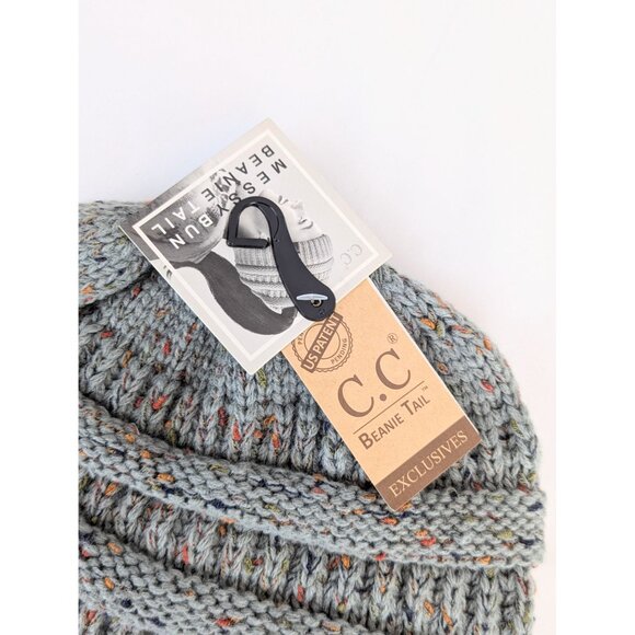 C.C Messy Bun Beanie Tail NWT Gray Ponytail Hat for Women Winter Knit Beanie Cap - Picture 2 of 5